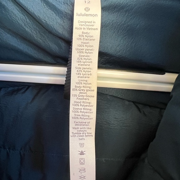 Lululemon down for it all jacket size 12 dark teal color - Picture 3 of 6